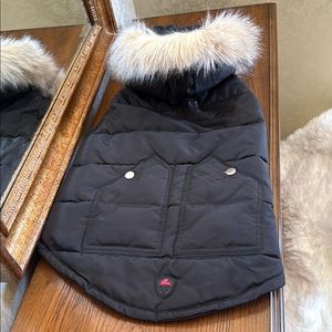 New no tag Pajar Dog Jacket w/Faux Fur Trim hood w/snap down hood. Size L. Black